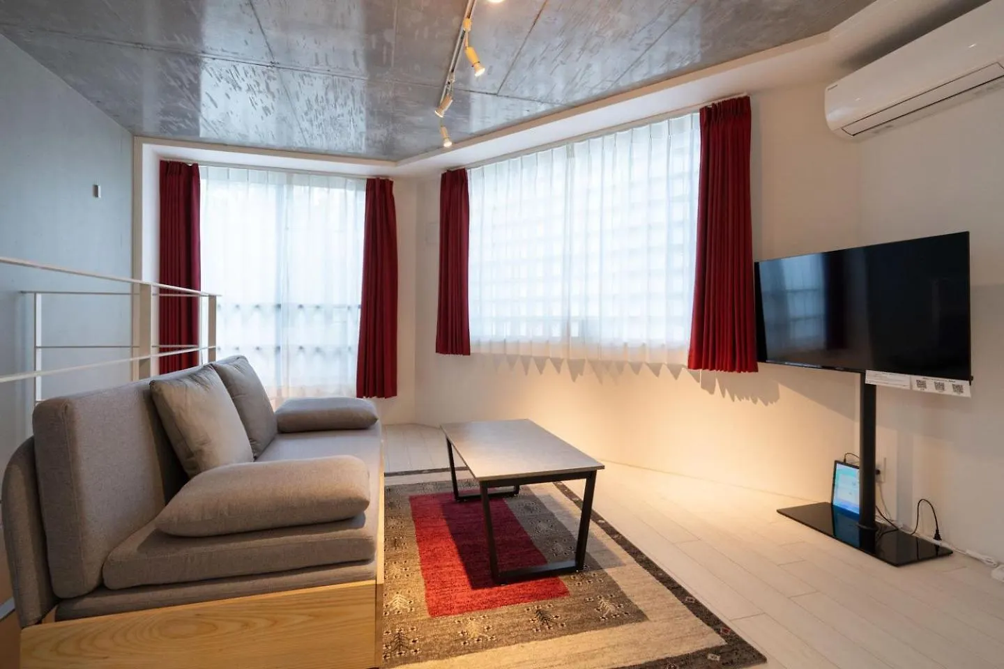 Leclerc Higashi-Shinjuku Apartment Tokyo